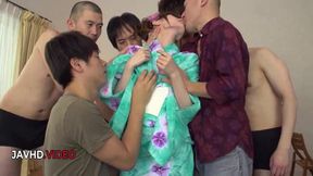Intense Japanese Karin Aizawa Seduces Guys With Her Unique Blowjob Skills