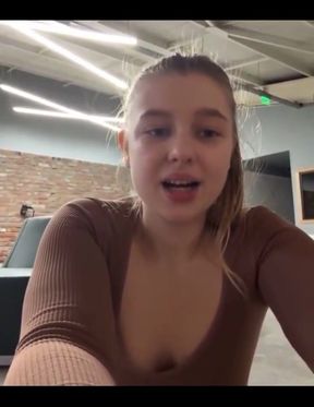 Anal Fucking and Squirting a Lot in the Locker Room