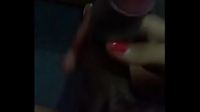 Soraia P&eacute_rola , shemale ativa dotada  , segurando o tes&atilde_o ,