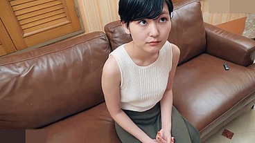 18 year old Japanese short black hair beauty. Slender amateur blowjob and creampie sex. Uncensored, Asian, hentai