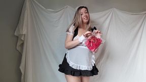 Sexy milf tries on lingerie - Big boobs and firm ass on display