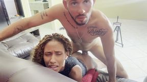 filha de 19 anos de meu patrao me deu o cuzinho dela no escritorio do pai