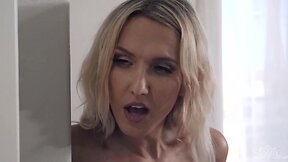 Kayleigh Coxx: Steamy Inked Shower Sesh!