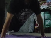 HOMBRE GRANDOTE ALTO HACIENDO MÁS Y MÁS EJERCICIO 💪🏻🏋🏻‍♂️