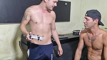 jogando Videogame com meu pr pt1