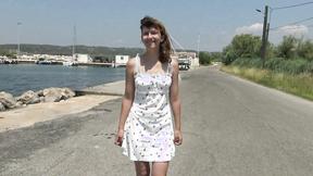 ”Melany, 23, model living in Lyon!”