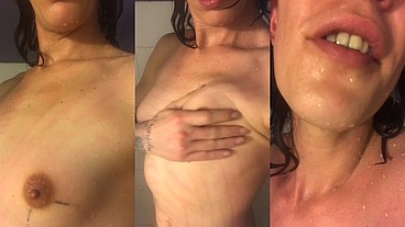 Mon corps nue et griffé sous le ruissellement de l’eau chaude de la douche