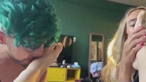 eu e minha prima chupamos os pés pequenos e rosa da nossa amiga