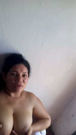 Blowjob in the kitchen amateur deepthroat and delicious