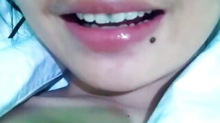 Orgasm &#8211; film solo cu o fată asiatică amator cu corp perfect futută în cur