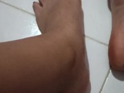 NECESITO UN ESCLAVO-FEET WORSHIP SPANISH-TRAMPLING-FEMDOM