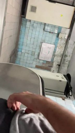 Straw in the Buenos Aires subway