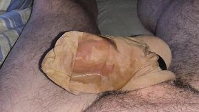 versiffter feinstrumpf mit meinem sperma fullen