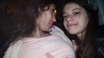 Innocent amateur trio gets naughty in car
