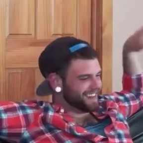 Straight Guy Gets Serviced by a Daddy