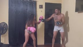 Guantes Profesionales vs. Nocaut Sensual: ¡Mira Mi Victoria Desnuda en el Ring!