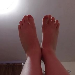 I masturbate with my feet in my parents&#039; bed