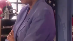 Hot nymph opens up for paid pleasure in bold romance