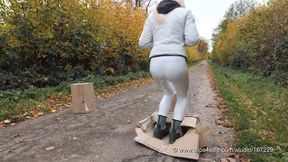 Leggings, boxes, and rubber boots - Leggings, Kartons und Gummistiefel