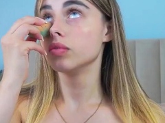 Young amateur teen in solo masturbation getting kinky