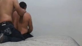 Osito curioso: hetero se deja seducir por un oso amateur