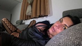 Smoking Submissive MILF – Masturbation, Dirty Talk & Leather Fetish 304
