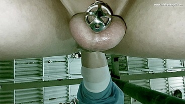 Dominatrix Mistress April - Piggy pegging at the Abattoir