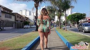 CLEO CADILLAC  O desconhecido entrou pela porta da cozinha fui fui fui fui fui fui e so enfiou o pau nela ate dar porra na sua bunda.