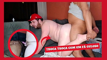 Troca troca sem camisinha interracial entre bear e chubby (COMPLETO)