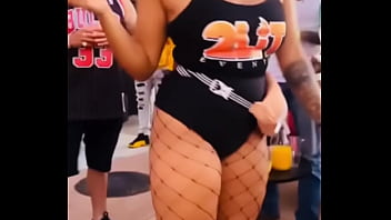 Lightskin with a fat ass