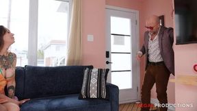 Quebec MILF grabs her ass fucked and cums hard