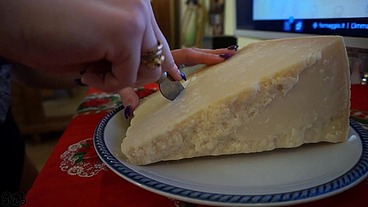 Cum + parmesan: an explosion of flavors 💦🧀