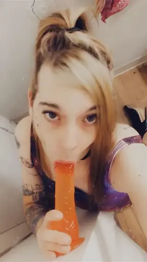 Galaxy Girl Loves Sex