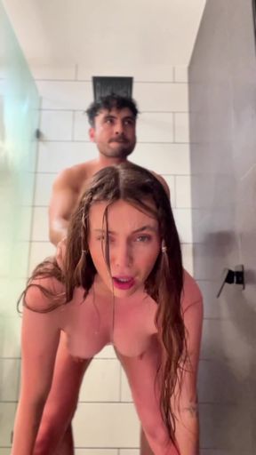 Amateur onlyfan flaunts her tasty ass