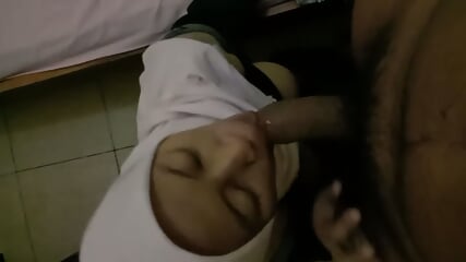 Hijaber bj ayang sampe crot dimulut