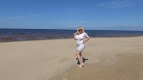 Golden rain 106 - Splashes on beach