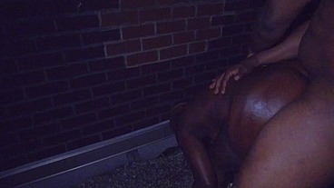 DELILAH GREY GOT FUCKED HARD ON A ROOFTOP IN THE PROJECTS