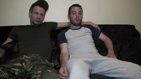 il se reeveille et baise le cul de son pote au reveil