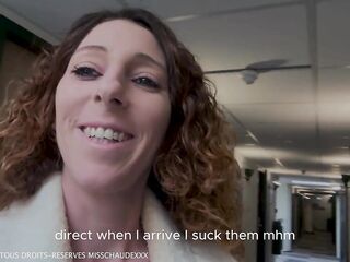 Un three-some hard dans un hotel avec 2 mecs qui me défonce comme une salope