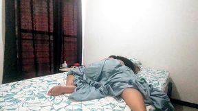 encuentro a mi madrastra descansado, y bien mojada ahi abajo