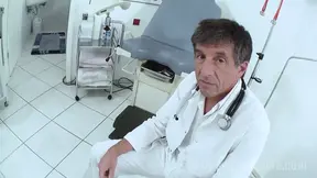 Blonde doctor's office sex game turns hot and spontaneous