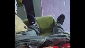 Chacalito flaquito se hace una rica pu&ntilde_eta y avienta rica leche