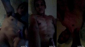 recostado en la cama