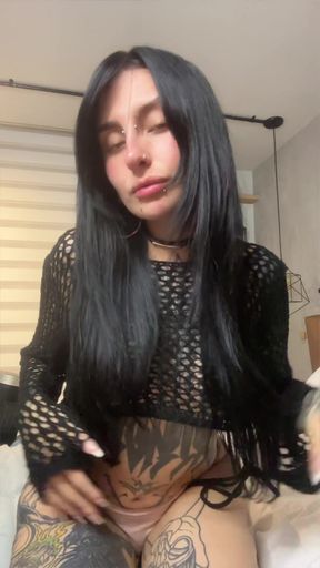 OnlyFans teen amateur teases her way into your heart