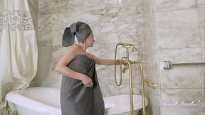 52 year-old Hairy Pussy Amateur Mrs Gerda masturbates in the hot bath