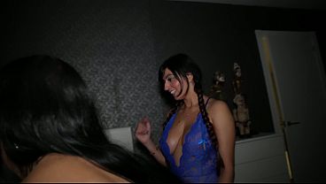 despierta de un sue&ntilde_o y ahi dos hermosa atrices porno con ganas de follar en tu cama!!!