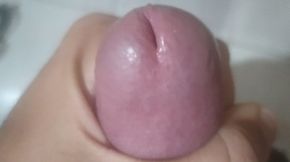 Squeezing the head of my dick until it turns red