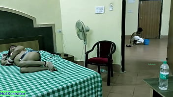 Indian landlord madam fucking with teen servant boy! Hindi hot sex