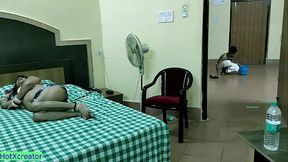 Indian landlord madam fucking with teen servant boy! Hindi hot sex