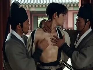 It recounts the untold experiences of a handsome man within an ancient imperial court.